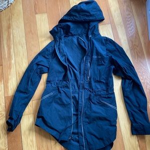 Women’s Lightweight Adjustable Windbreaker